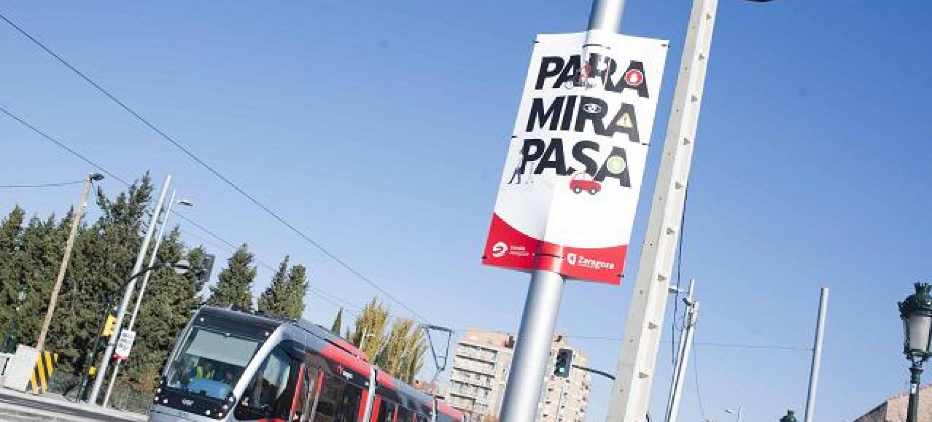 tranvia_zaragoza_para-mira-pasa.jpeg
